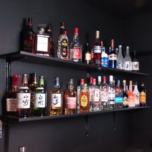 落ち着いた雰囲気でお酒とポーカーをお楽しみいただけます！