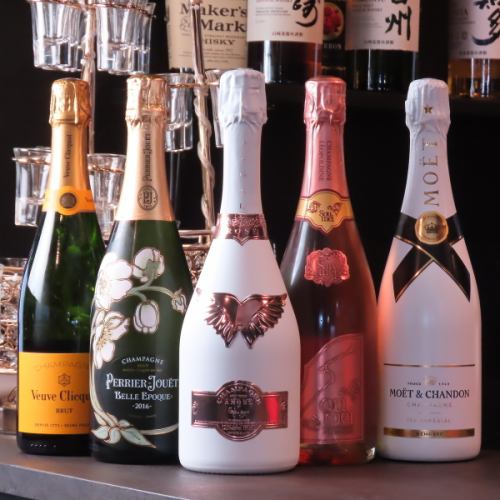 お酒は約100種類！