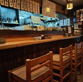 カウンター6席ご用意しております。