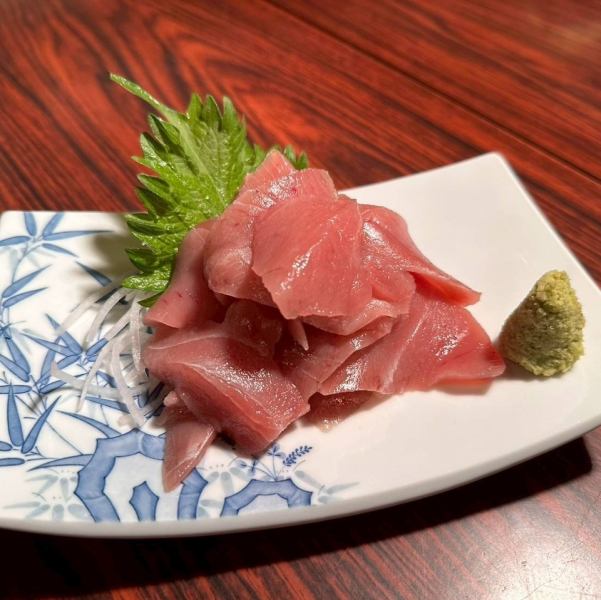 ≪自慢の名物料理≫切り落としならではの多彩な食感と◆まぐろの切り落とし1,089円(税込)