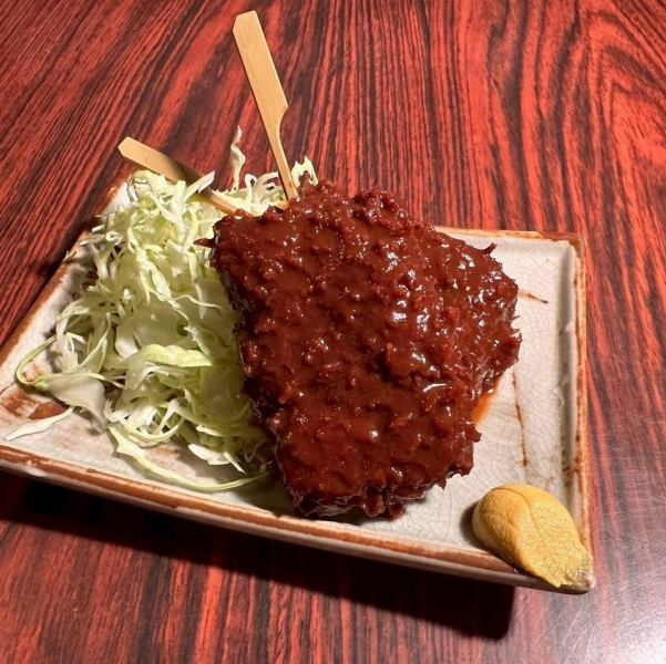 ≪お酒との相性も抜群≫味噌ダレが絡むことで深い味わいに◆まぐろ味噌串カツ495円(税込)