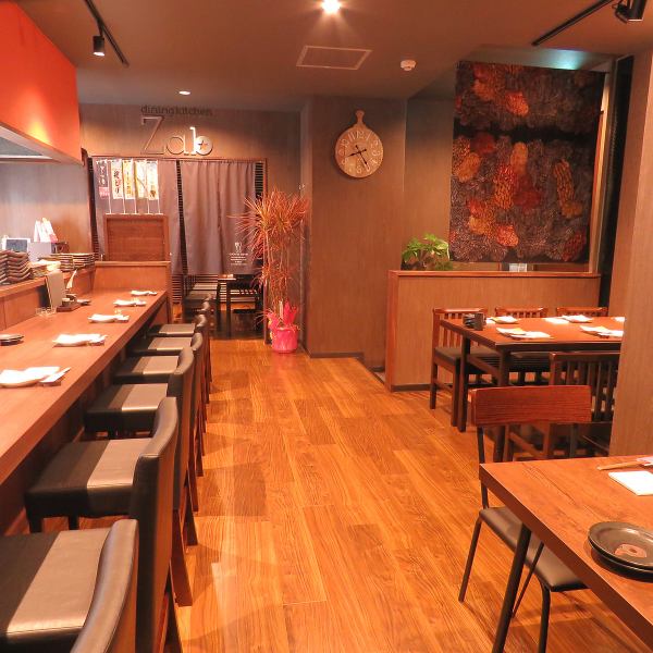 カウンター席と個室、テーブル席もご用意しております。【鍛冶屋町/個室/居酒屋/高松/日本酒/ワイン/瀬戸内/オリーブ牛】