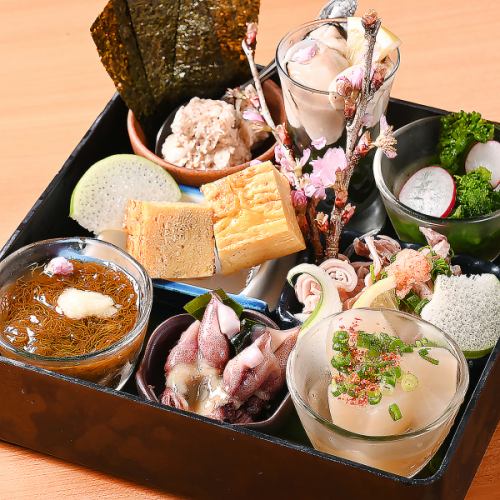 日替わりで楽しめるおばんざいの盛り合わせ◎