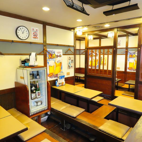 大勢で賑やかに過ごせる貸切の対応も承っております。平日は30名様までの大人数での宴会に対応可能で、仕切りを用いることで15名様までの半個室風の空間としてもご利用いただけます。周囲を気にせず一体感のある楽しい時間を過ごせるため、会社のお集まりや大切なグループでの飲み会に最適です。