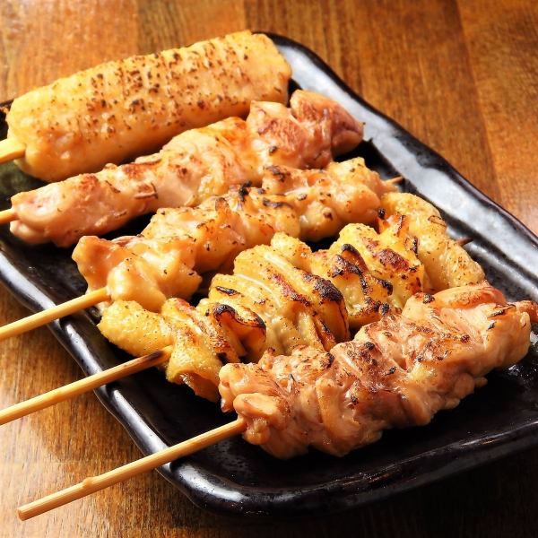 Asakusa Rokku Sakaba的人气菜单提供许多受欢迎的单点菜肴和小吃，例如您可以随意挑选的[串物]☆