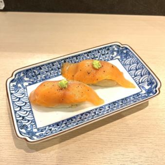 お寿司みたいなスモークサーモンポテサラ 2貫