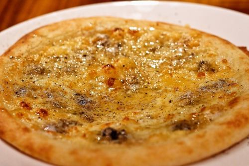 ゴルゴンゾーラチーズのピザ 蜂蜜ソース