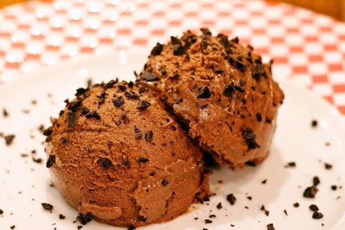 本格イタリアンショコラ　ジャンドゥイヤのチョコレートムース