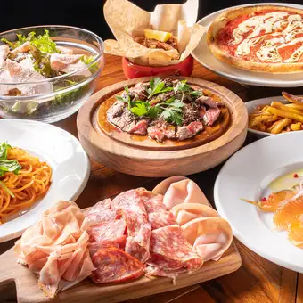 “今日肉食套餐”——享用意大利熏火腿和我们的招牌牛肉塔利亚塔。共8道菜。4000日元（含税）。