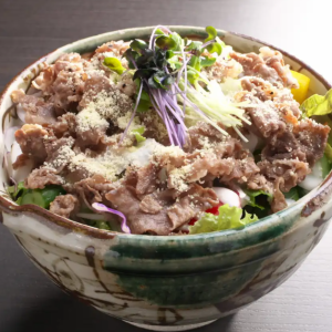牛タンのシーザ―サラダ 