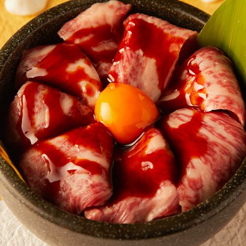和牛と卵黄の甘だれご飯