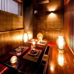 掘り炬燵のお席もご用意しております。疲れた体を伸ばしてゆったりとした時間をご提供。