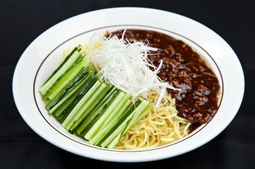 ジャージャー麺