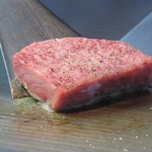 上質な黒毛和牛のステーキ