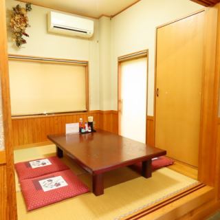 [8-person tatami room x 1 seat] We have a tatami room that is recommended for large gatherings.We offer a calm space that can be used not only for company parties but also for children.