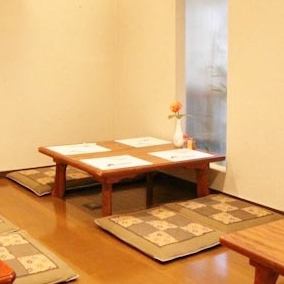 There are a total of 4 tables in the tatami room.