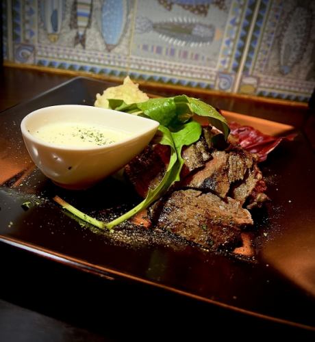 週替りのおすすめ料理は思わず唸る一品です。