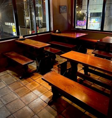 UNOは深夜3時まで営業しているので、飲み足りない夜や終電を逃した際にもご利用いただけます。ゆったりと1人で過ごしたい夜にも、友人と語らい合いたい夜にも、UNOはその時の気分に合わせてご利用いただけます。