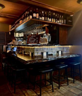 友人や会社の仲間とプライベートなパーティーを開きたい際にも、UNOでは貸切利用でのご利用が可能です。周りを気にせず美味しい料理とお酒を心ゆくまで楽しめます！ご利用人数やご予算に合わせて、お得なコースをご提案することが出来るのでご気軽にお問い合わせください。