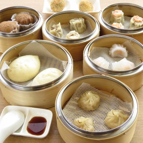 You can casually enjoy creative dim sum that is handmade every day by a dim sum master (the owner's wife) who trained for 16 years at that famous Taiwanese restaurant.