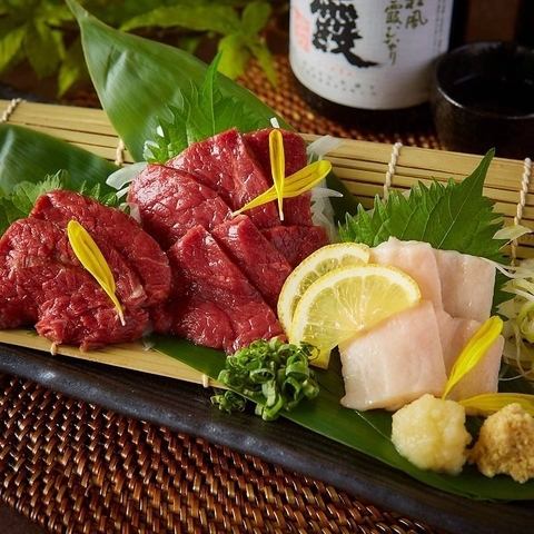 【品尝九州各地的乡土料理】熊本的名产马刺身、福冈芝麻鰤鱼等，与清酒相得益彰。
