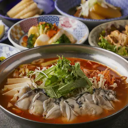 [Ultimate Course] Luxurious! Main dish: Oyster Kimchi Hot Pot or Plump Offal Hot Pot ◎ 9 dishes with 2.5 hours of all-you-can-drink for 5000 yen