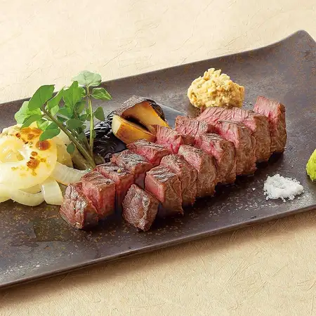 黒毛和牛赤身肉のステーキ