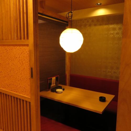 【2층 ◎일본식 개인실】 차분한 세련된 공간에서 연회는 어떻습니까? 4명 개인실 준비도 있습니다.