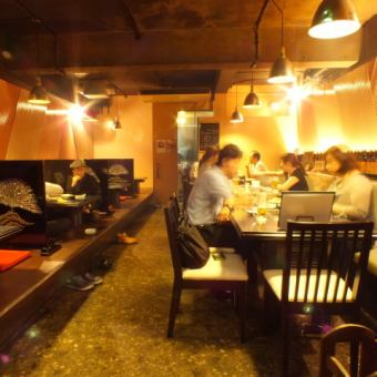 It is spacious in the shop ☆ Recommended for lunch, company banquet / date