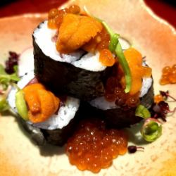 Bluefin tuna roll with sea urchin and salmon roe