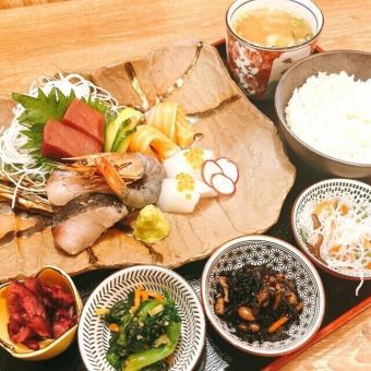 【ランチ】　『市場直送』 刺身定食　1408円