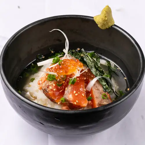 鮭といくらの贅沢茶漬け