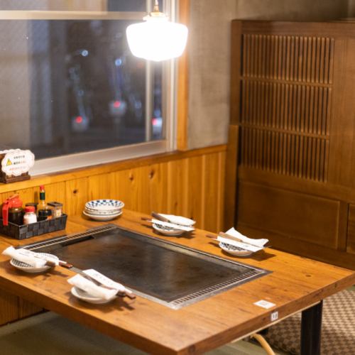 靴を脱いでリラックスできるお座敷を完備しております◎