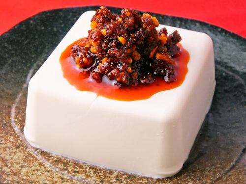 Cold tofu (edible chili oil or ginger soy sauce)
