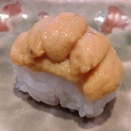 说到三陆，那就是最好的“生海胆握寿司”