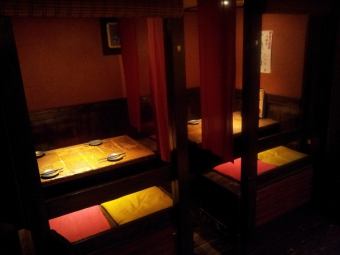 【Digging on the first floor】 Each table can be divided by dividing curtains