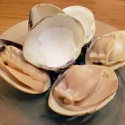 Grilled clams (3 pieces)
