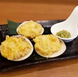 Clam sashimi (3 pieces)