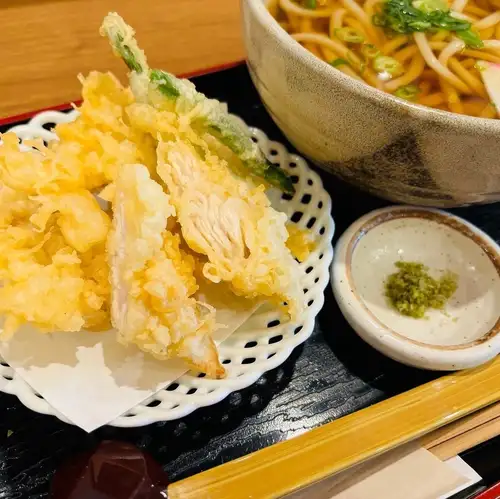 伊势鸡天妇罗乌冬面