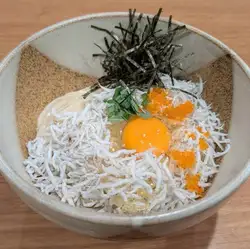 <도바산> 시라스 가마타마 우동