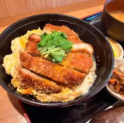 <벚꽃 돼지> 사쿠라 커틀릿 덮밥 ~ 엄선 된 오렌지 달걀 ~