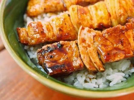 Yakitori bowl and stewed offal set meal