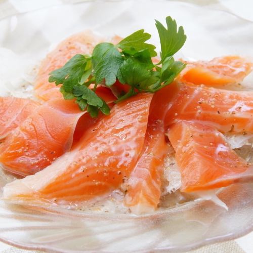 Salmon carpaccio