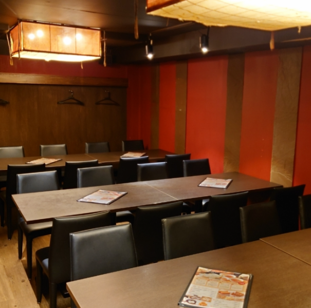 【宴会場】15名様～ご予約可能です！宴会のご予約は1週間前までとなりますので、ぜひ幹事様はお早めにご予約下さい♪ゆったりお過ごしいただける宴会場をご用意しております♪ぜひ会社の宴会や、ファミリーのお集まりにもおすすめ！