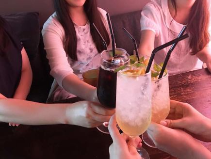 滞在時間無制限・毎週月曜日~木曜日レディースDAY3時間飲み放題(全員女性限定・男性不可)