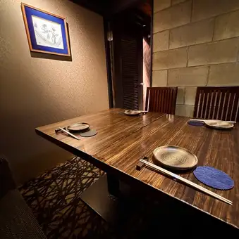 Private rooms on the first floor.It is possible to connect with the adjacent private room.
