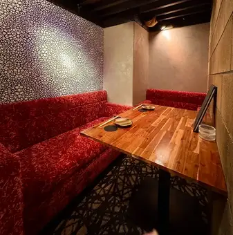 Private rooms on the first floor.It is possible to connect with the adjacent private room.