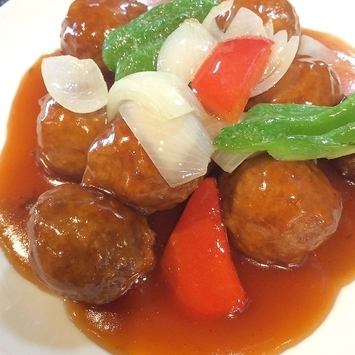 Meatballs with sweet and sour sauce (small)