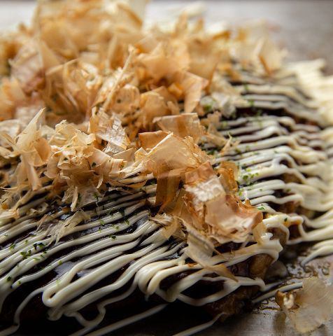 お好み焼きをはじめ、高温の鉄板で焼き上げた自慢のメニューを♪