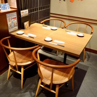 ランチやディナータイムを問わず、一人でも気軽に入りやすい雰囲気。オシャレでゆったりと過ごすことができるので男性のみならず、女性にも人気があります。名古屋駅からのアクセスも良いので会社帰りにも最適。